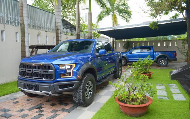 Bộ đôi hàng khủng Ford F-150 Raptor giá 4,5 tỷ đổ bộ TP.HCM