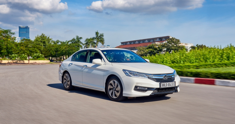 Honda giảm giá sốc cho CR-V, Civic và Accord