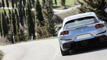ferrari-suv.jpg