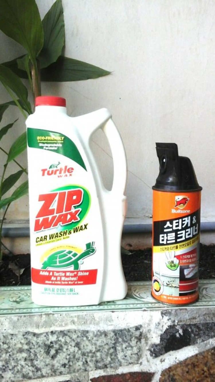 xử lý vết bẩn trên xe màu trắng