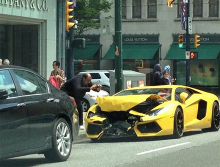 Lamborghini_Aventador_accident_1.jpg