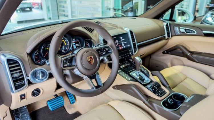 Porsche Cayenne Platinum Edition giá 5,3 tỷ đồng tại Việt Nam