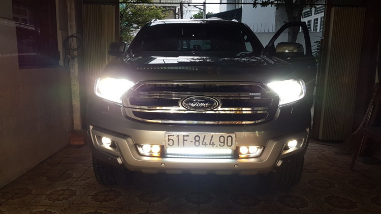 Đánh giá xe Ford Everest titanium 2.2 sau 1.300km và 10.000km sử dụng.