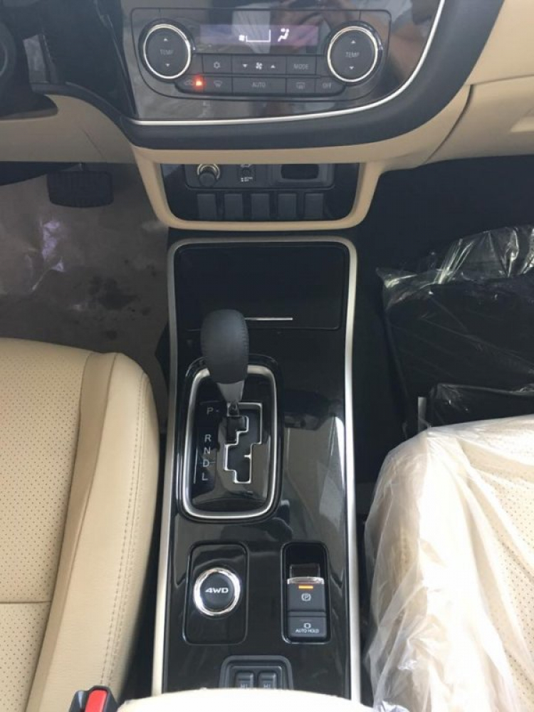 Chọn mua Outlander 2.4 hay Pajero Sport 2017 (4x2)? Chọn mua Outlander 2.4 hay Pajero Sport 2017 (4x2)?