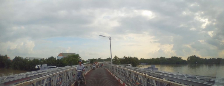 Các anh đi sedan đừng đi vào đường Long Thới Nhơn Đức , Nhà Bè ! Các anh đi sedan đừng đi vào đường Long Thới Nhơn Đức , Nhà Bè !