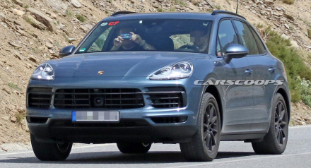 Porsche-Cayenne-3 (1).jpg
