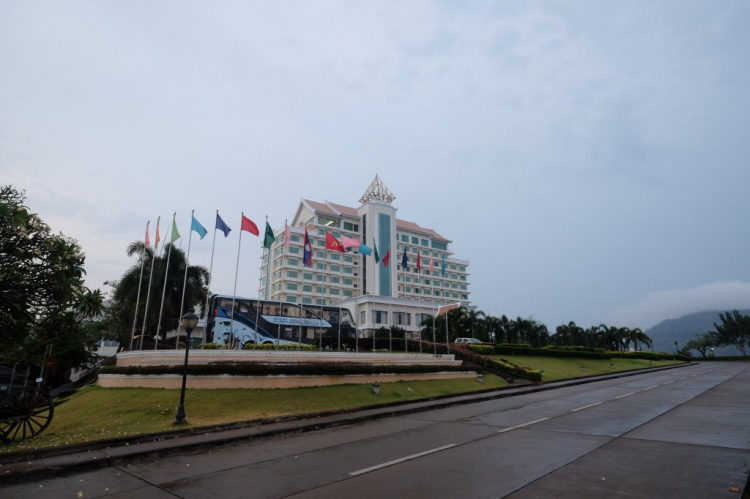 Hành trình Vờ-Cờ-Lờ (Việt-Cam-Lào) Hành trình Vờ-Cờ-Lờ (Việt-Cam-Lào)