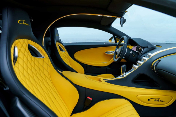 Bugatti Chiron sắc vàng rực đầu tiên đến Mỹ