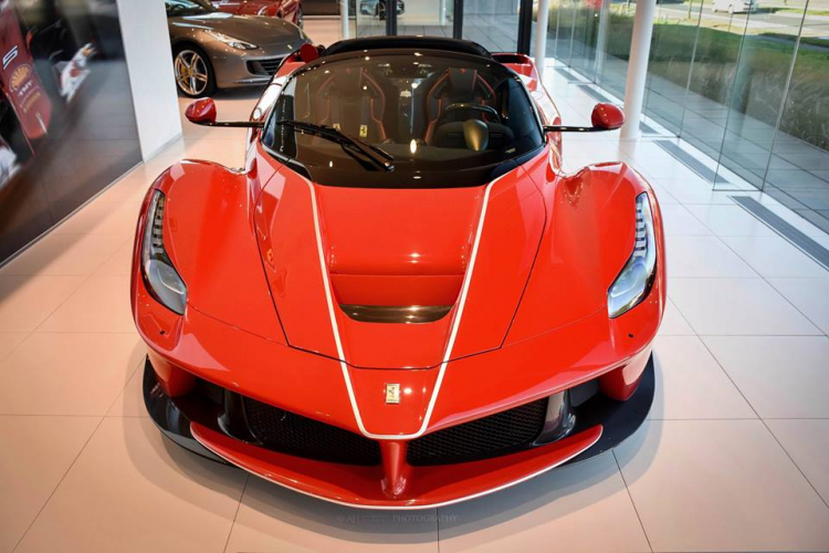 Ferrari sẽ sản xuất thêm một siêu xe LaFerrari Aperta để đấu giá từ thiện