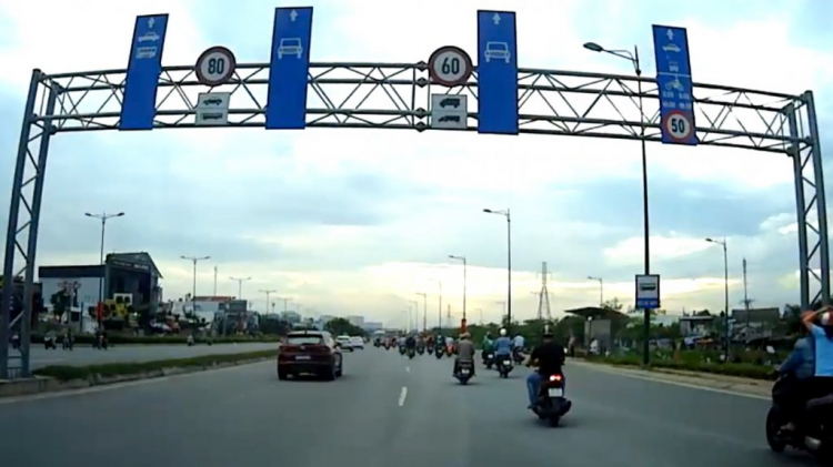 Lưu ý tốc độ trên đường Phạm Văn Đồng Lưu ý tốc độ trên đường Phạm Văn Đồng