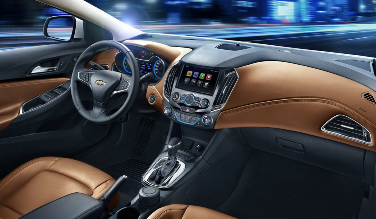 Chevrolet Cruze 2015 nội thất sang trọng, kiểu dáng trẻ trung