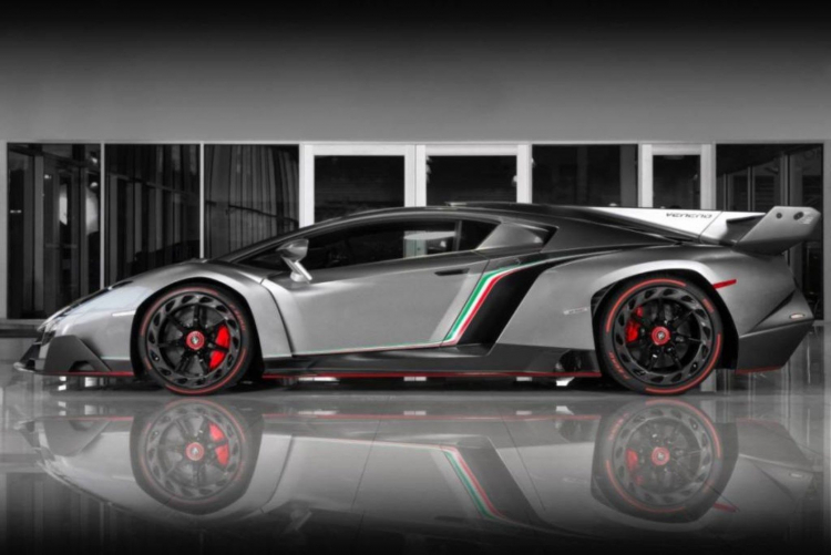 1 trong 3 chiếc Lamborghini Veneno được rao bán với giá 9,4 triệu USD