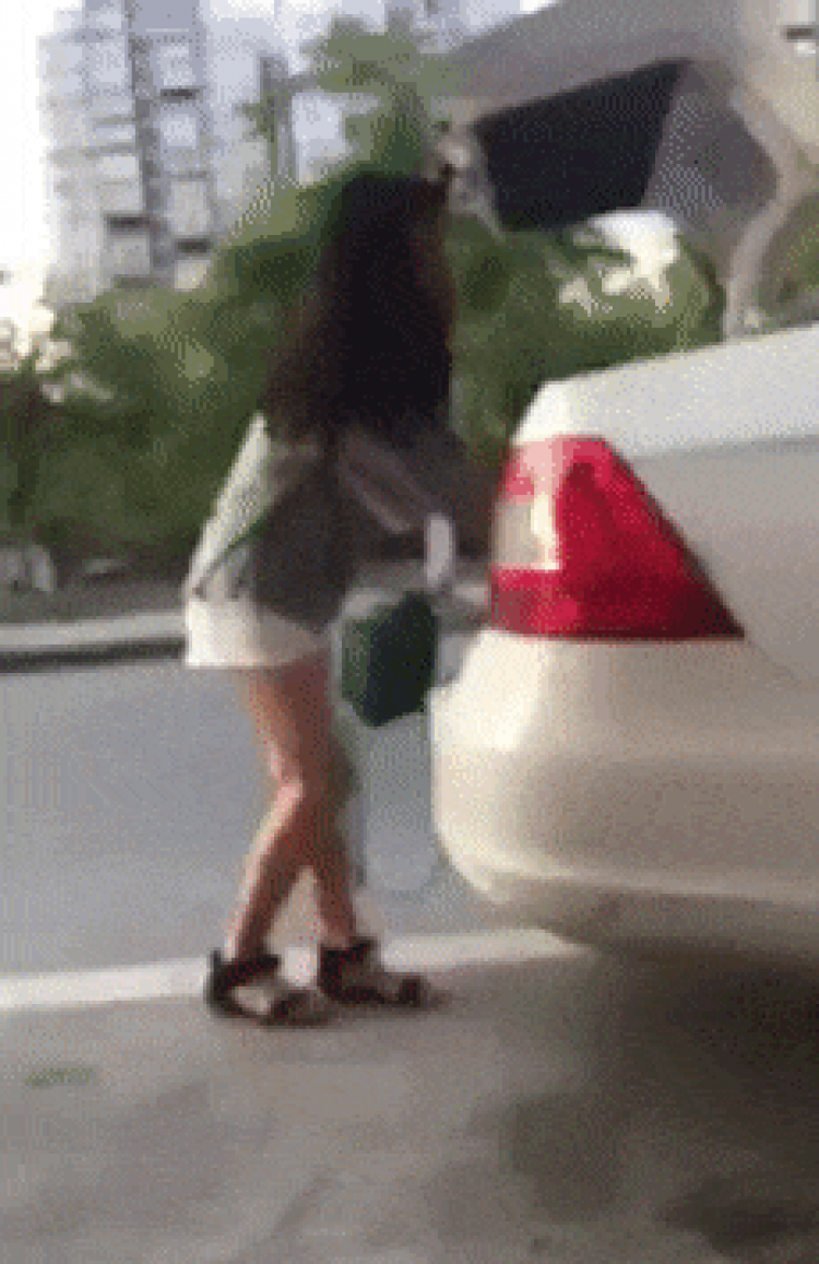 Bán xăng cho phụ nữ KHÔNG PHẢI là tội ác!!! Bán xăng cho phụ nữ KHÔNG PHẢI là tội ác!!!