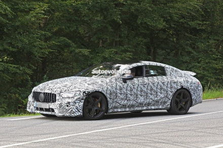 spyshots-2019-mercedes-amg-gt-four-door-snoops-around-the-nurburgring_4.jpg