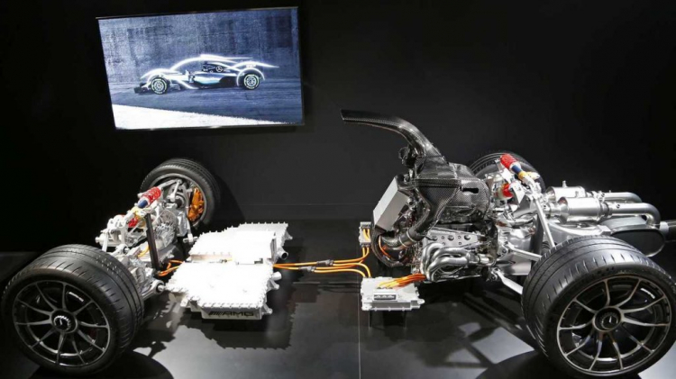 Mercedes-Benz ''nhá hàng'' siêu xe AMG 1000 mã lực