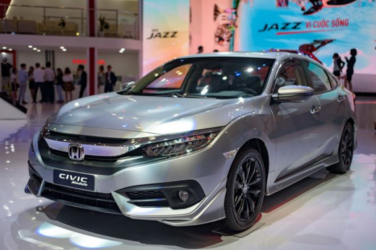 Honda Civic Turbo tại Việt Nam hạ giá còn 848 triệu đồng