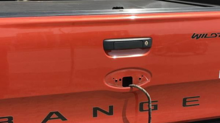 Lại trộm Logo Ford Ranger ! Lại trộm Logo Ford Ranger !