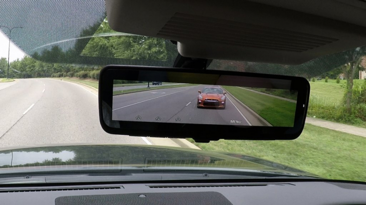 Nissan giới thiệu hệ thống gương chiếu hậu thông minh trên Armada 2018