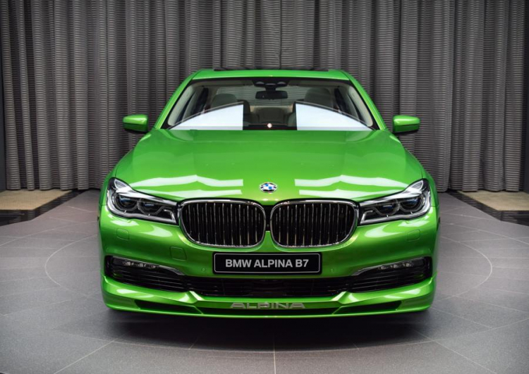 Ngắm Alpina B7 màu xanh lá lạ mắt