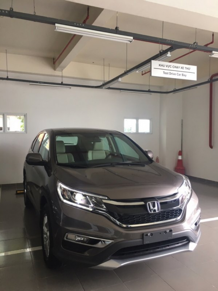 Honda CR-V được bán giá thấp "không tưởng" qua đại lý xe máy