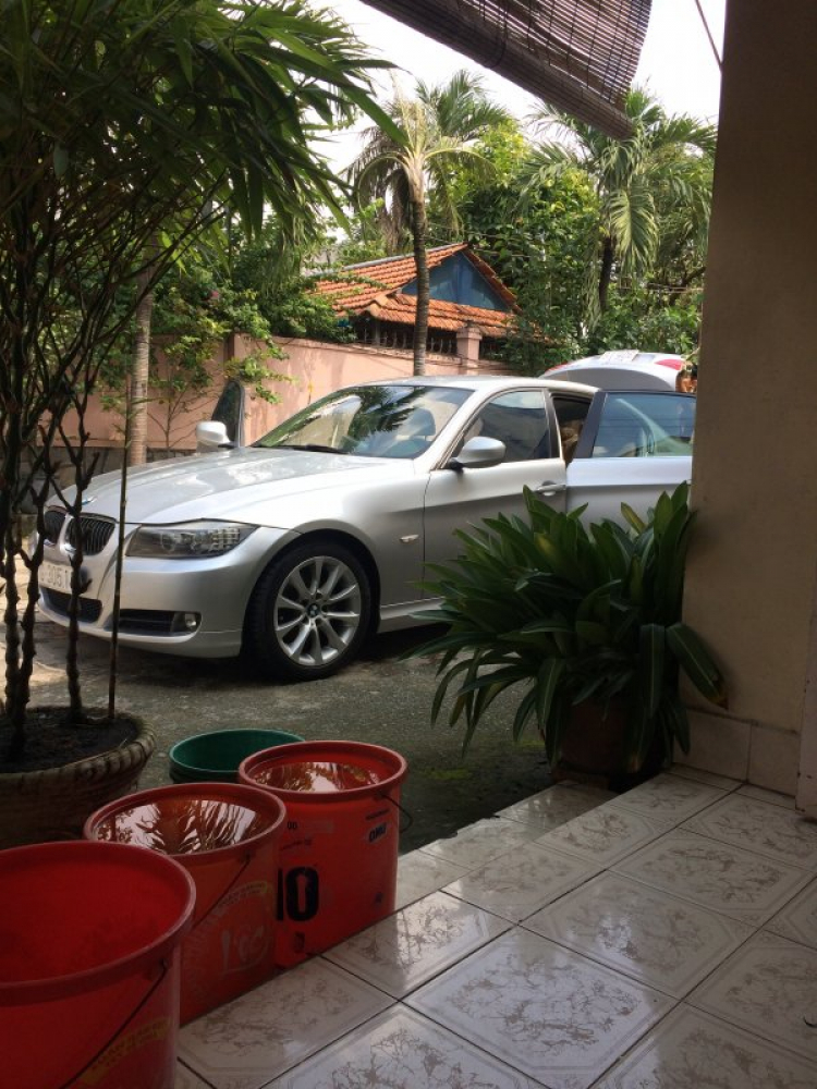 Con E90 BMW 325i đầu tiên của em