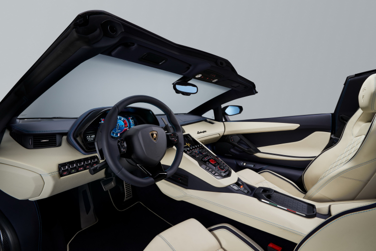Siêu xe Lamborghini Aventador S Roadster chính thức trình làng