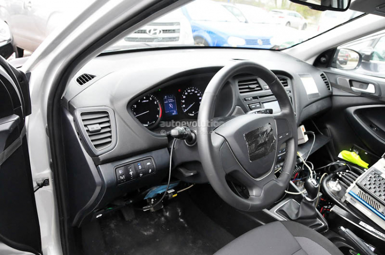 Hình ảnh chi tiết Hyundai i20 thế hệ mới đang thử nghiệm tại Châu Âu