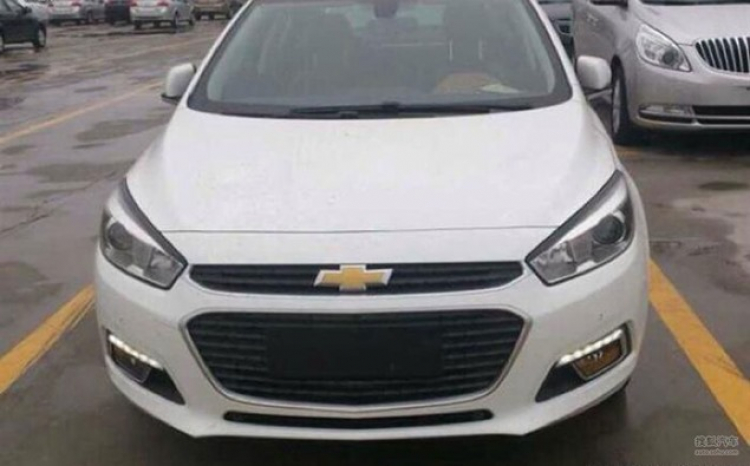 Chevrolet Cruze 2015 lần đầu lộ diện