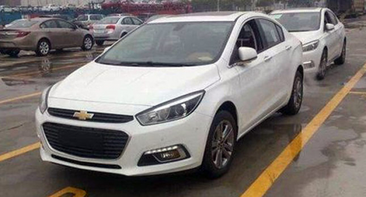 Chevrolet Cruze 2015 lần đầu lộ diện