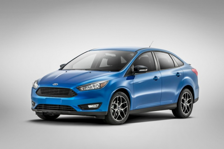 Ford Focus 2015 phiên bản sedan lộ diện