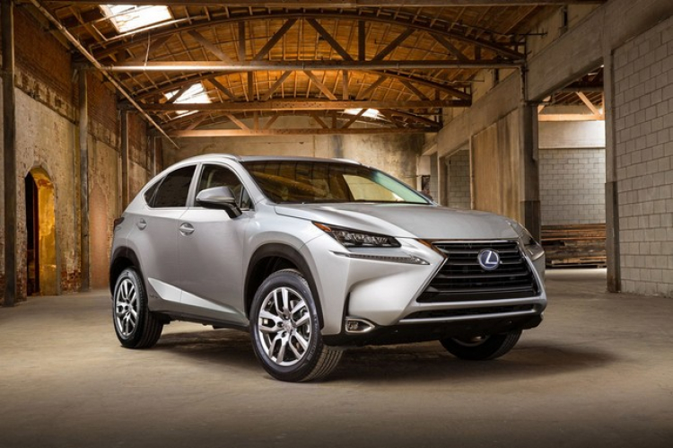 Lexus NX : Đối thủ mới của Mercedes GLK và BMW X3