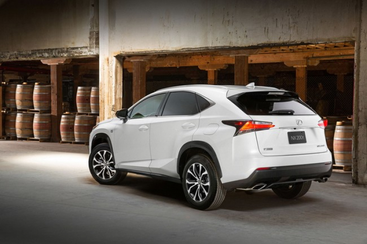 Lexus NX : Đối thủ mới của Mercedes GLK và BMW X3