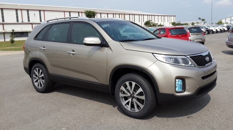 Kia New Sorento 2014 có thêm bản máy dầu, số sàn giá 903 triệu