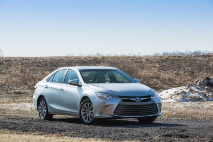 2015-Toyota-Camry-21.jpg