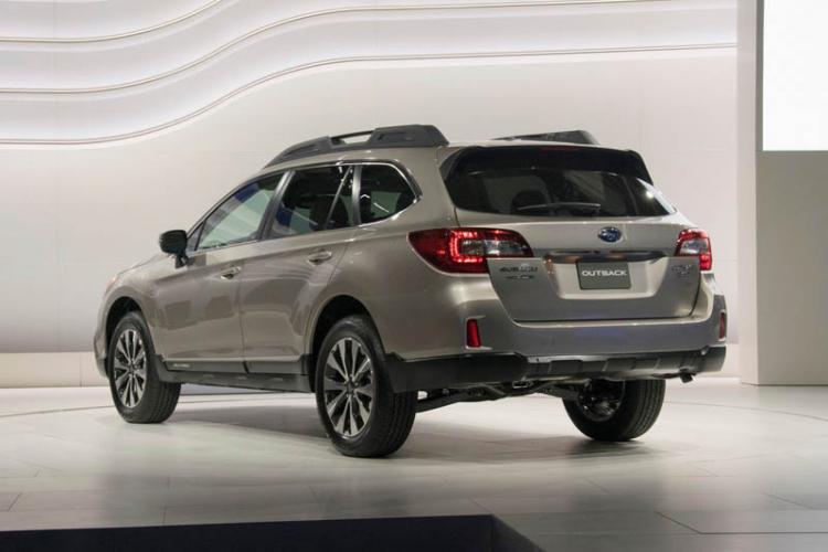 Subaru Outback 2015 rộng rãi, mạnh mẽ và tiết kiệm nhiên liệu hơn