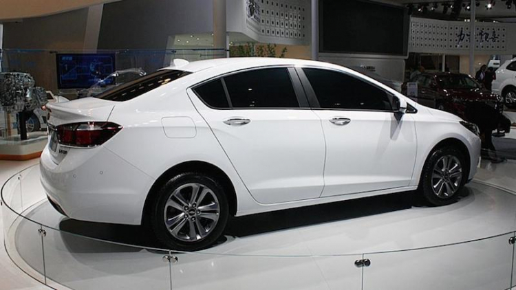 Rò rỉ ảnh nội thất Chevrolet Cruze 2015