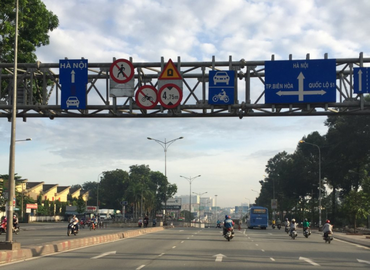 xe máy có được đi hầm chui Tam Hiệp?