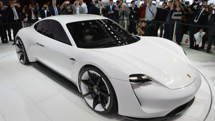 Porsche Mission E sẽ có giá cạnh tranh với Tesla