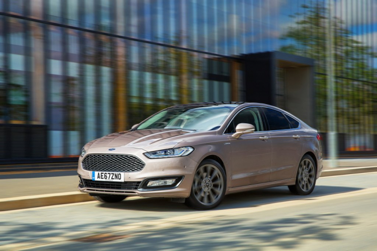 Ford giảm giá bán xe Mondeo tại Anh lên đến 4.000 USD