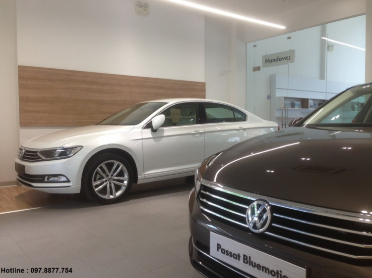 Volkswagen Passat BlueMotion 2017 chốt giá 1,45 tỷ đồng