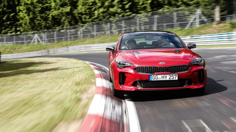 Kia Stinger 2018 có thể được trang bị động cơ V8 5.0