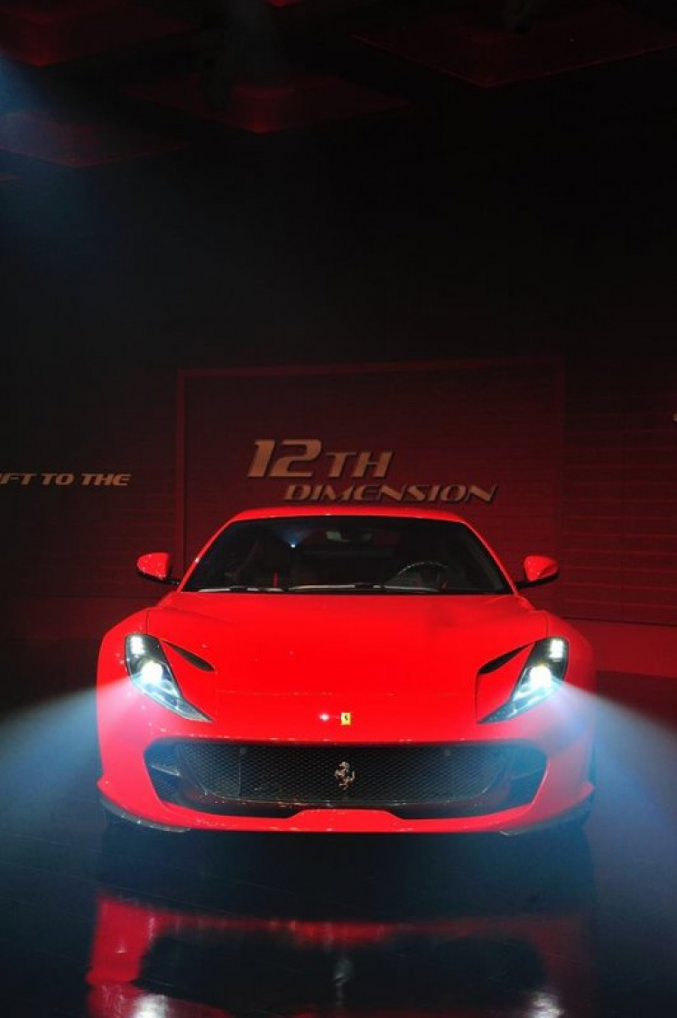 Siêu ngựa Ferrari 812 SuperFast chính thức ra mắt tại Đài Loan.