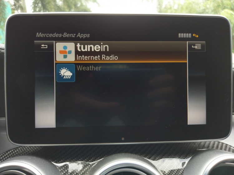 Sử dụng Mercedes-Benz App để xem dự báo thời tiết và nghe Radio Internet