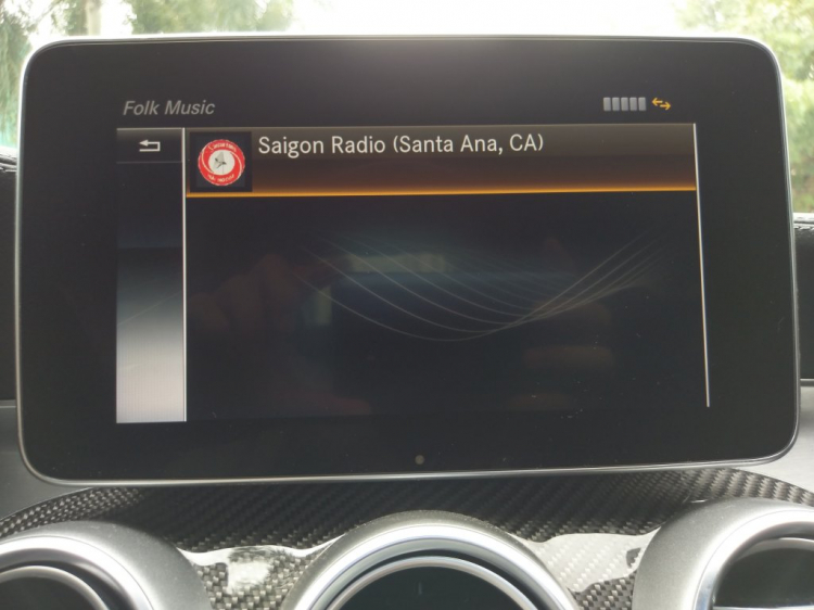 Sử dụng Mercedes-Benz App để xem dự báo thời tiết và nghe Radio Internet