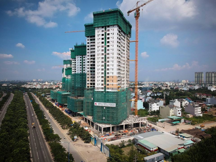 Giữa tháng 9 này The Sun Avenue cất nóc rồi thì có kịp bàn giao nhà trong Quý 2 - 2018 không các bác