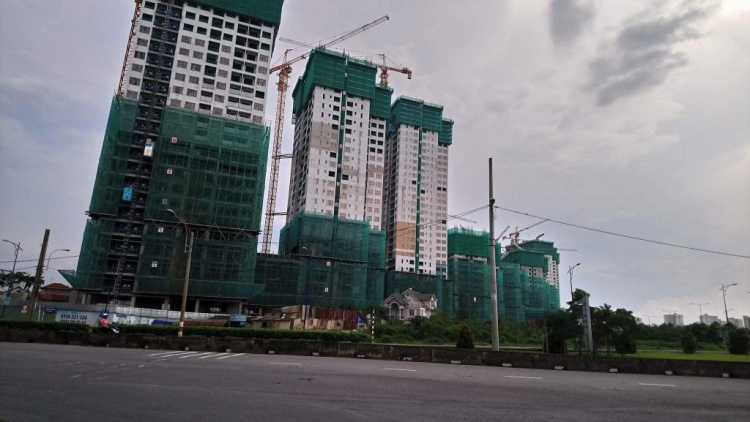 Giữa tháng 9 này The Sun Avenue cất nóc rồi thì có kịp bàn giao nhà trong Quý 2 - 2018 không các bác