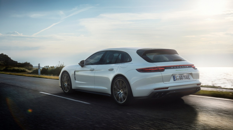 Porsche Panamera Turbo S E-Hybrid Sport Turismo 2018 trình làng