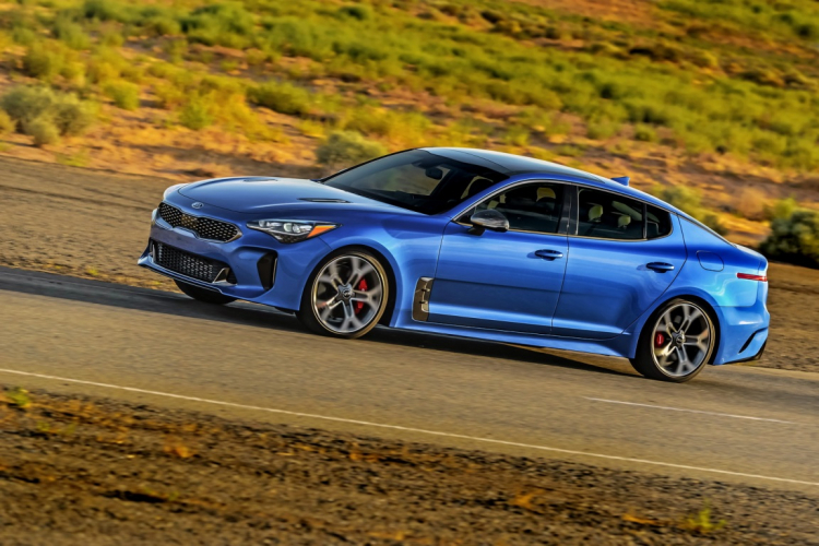 Kia Stinger 2018 có giá từ 32.000 USD