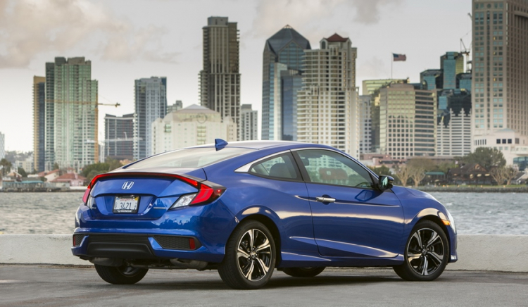 Honda Civic 2018 có giá từ 18.840 USD