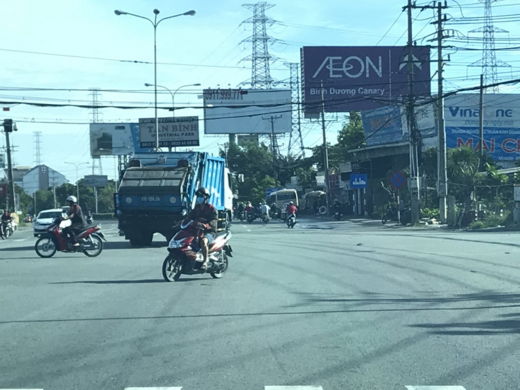 Bảng khu vực nội thị trên QL13.
